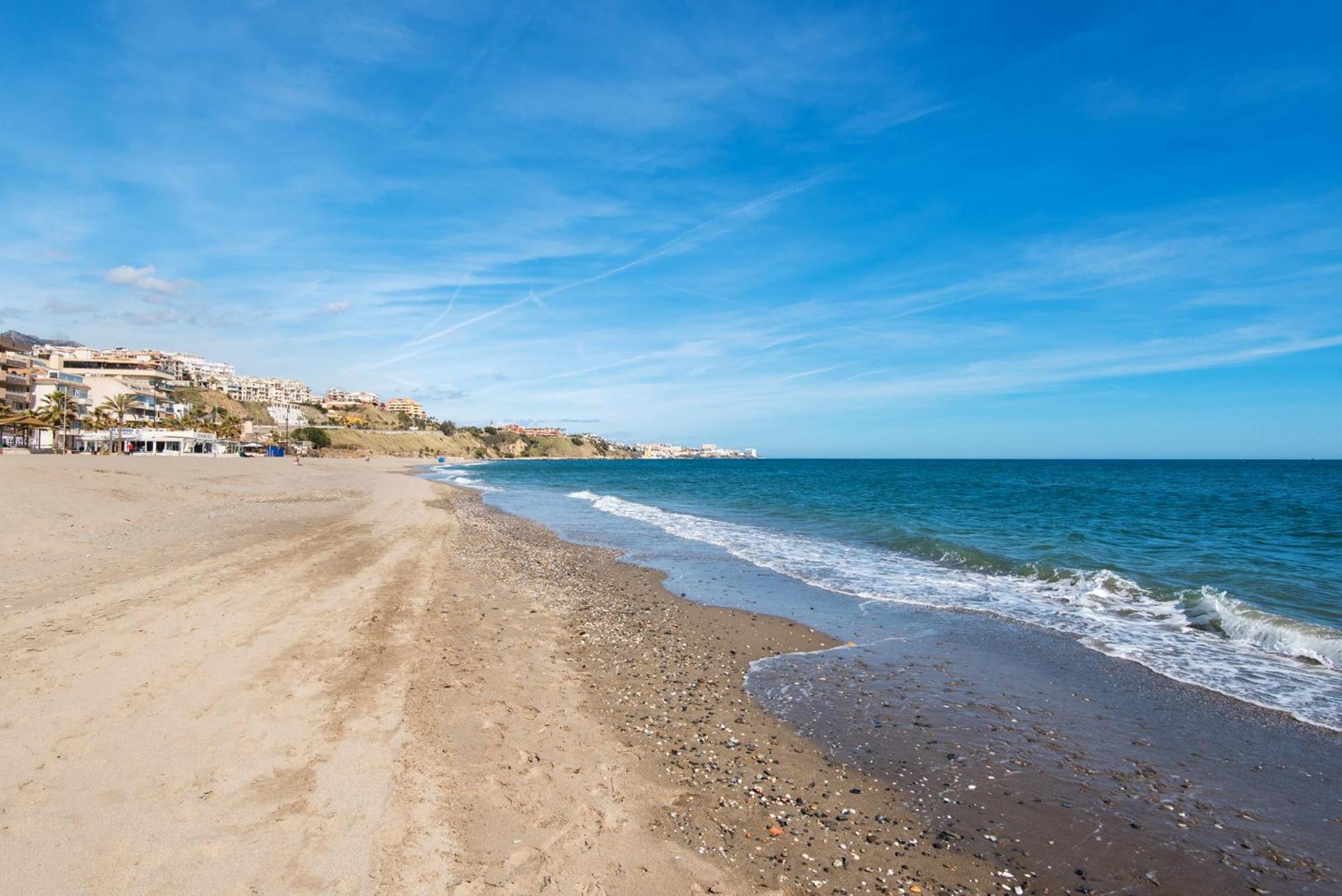 Madeinterranean Beach- Higueron Front Line Appartamento