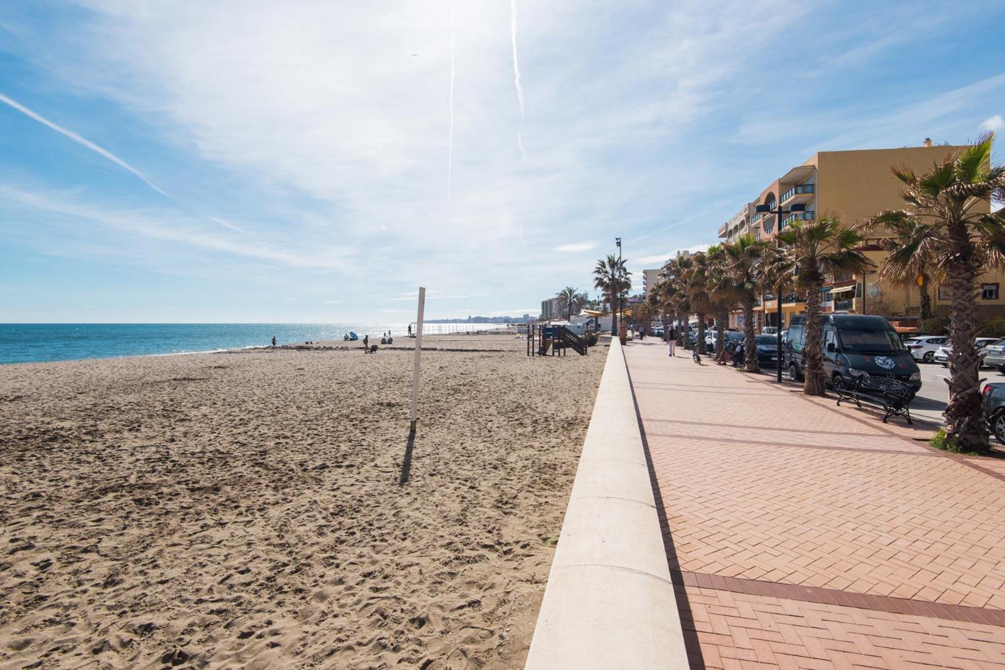 Madeinterranean Beach- Higueron Front Line Appartamento