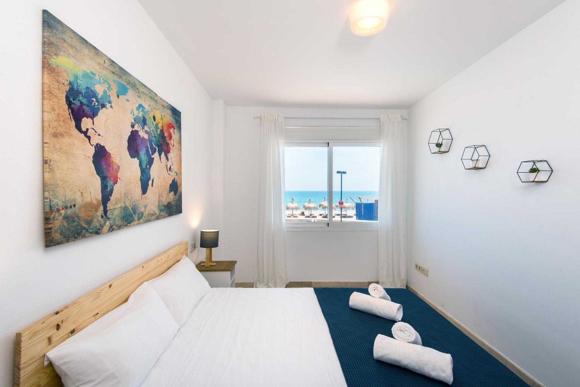 Madeinterranean Beach- Higueron Front Line Appartamento